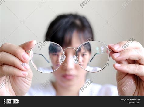 Short-sighted Woman Image & Photo (Free Trial) | Bigstock