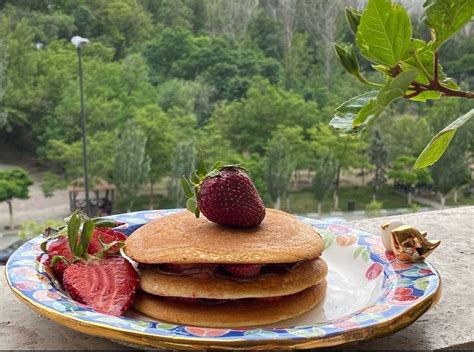 طرز تهیه پنکیک مغزدار شکلاتی بسیار ساده و شیک و خوشمزه برای صبحانه و