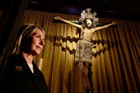 Restauración con sorpresa en la catedral de Barcelona el Santo Cristo