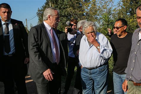 Alberto Fernández Fue Recibido Por Mujica En Su Chacra “a Pepe Vale La