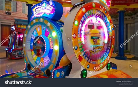 4,123 Arcade Game Center Images, Stock Photos & Vectors | Shutterstock