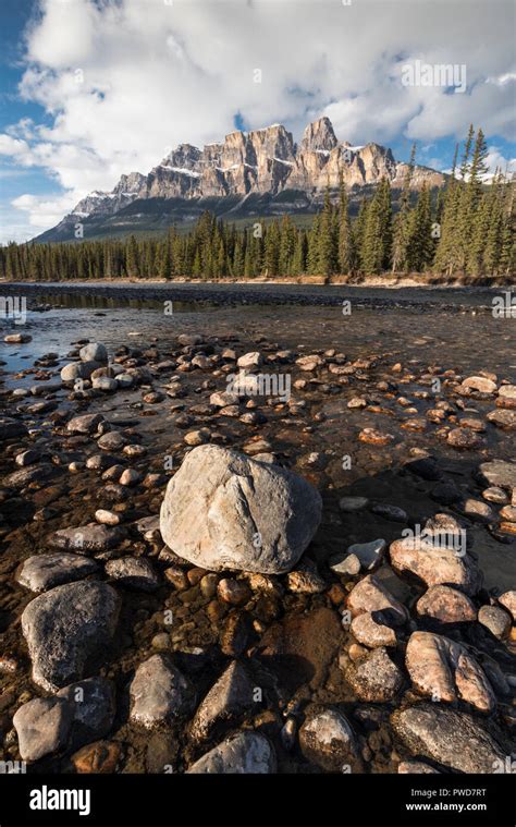 Castle Junction Banff Canada Hi Res Stock Photography And Images Alamy