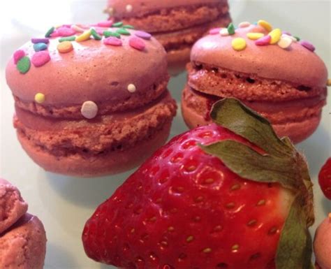 Macarons La Fraise Les Gourmandises De N Mo