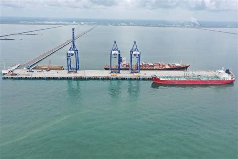 Foto Pelabuhan Kuala Tanjung Bakal Jadi Transhipment Port Apa Itu