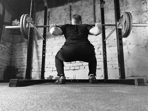 The Top 10 Best Barbell Squat Alternatives You Can Do At Home ...