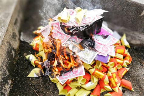 Ancestor Worship Pictures Stock Photos Pictures And Royalty Free Images