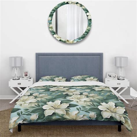 Designart Seafoam Serenity Tropical Pattern Ii White Floral Bedding