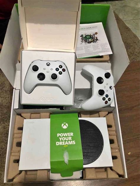 Microsoft Xbox Séries S 512gb Dois Controles e Fone Grátis Console