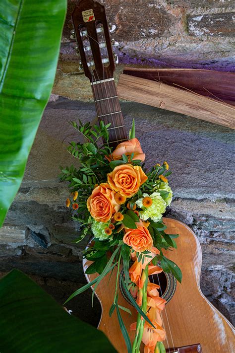 Modern Summer wedding in Tinos with a Mexican Flair and Colorful ...