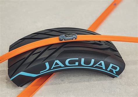 Hot Wheels Jaguar F Type Hits Scale Speeds Of MPH On Meters Long Track Autoevolution