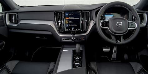 Volvo XC60 Interior & Infotainment | carwow