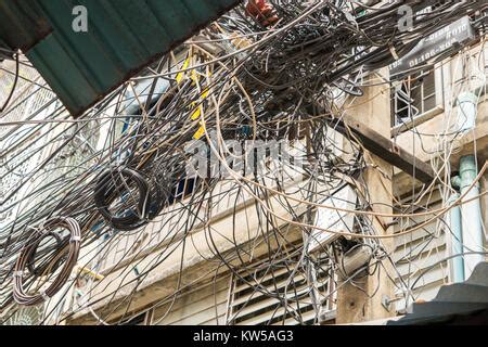 Kabelsalat Auf Der Stra E Stockfoto Bild Alamy