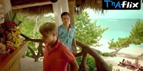 Nastassja Samburskaya Bikini Scene In Zhenshchiny Protiv Muzhchin Tnaflix