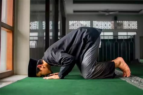 Bacaan Sujud Syukur serta Tata Cara dan Hikmah Melakukannya