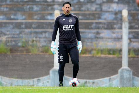 Goleiro Luiz Mira Evolu O E Valoriza Aprendizado Jovens Do Gr Mio