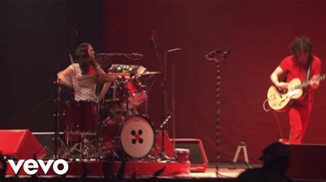 The White Stripes Seven Nation Army Live At Bonnaroo 2007 Youtube