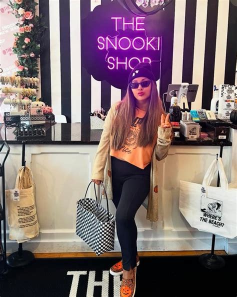 Snooki thanks Nashville, visits her top-performing downtown shop