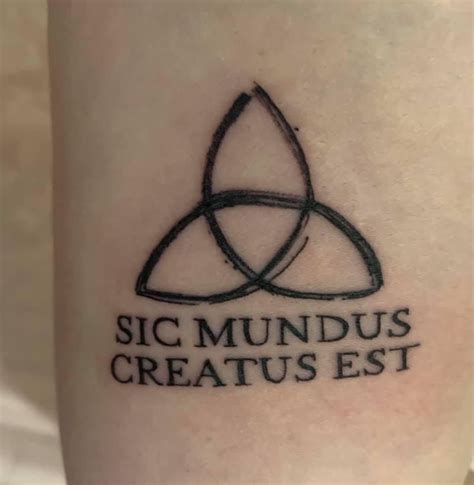 A Tattoo That Reads Sic Mundus Creates Est