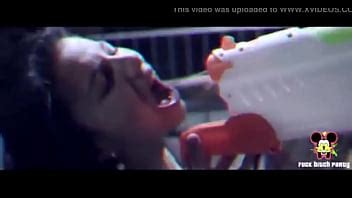 énormes seins de ce chat swing XVIDEOS