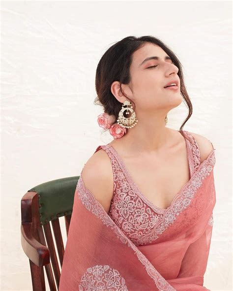 Fatima Sana Shaikh Looks Sensuous In Saree