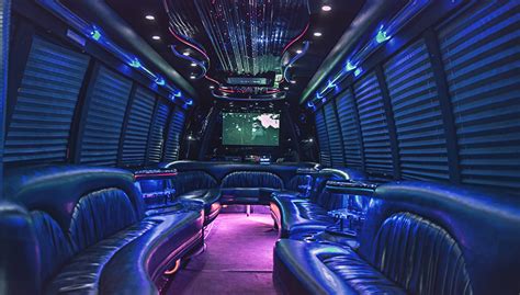 What is included in a wedding limo package - Toronto Wedding Limo