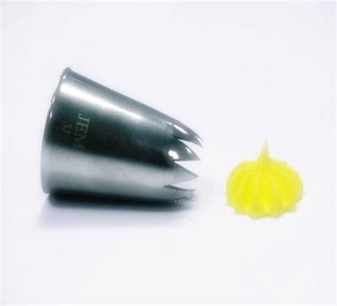 Large Curved Star Savoy Nozzle 3J Carded Sugar Ice