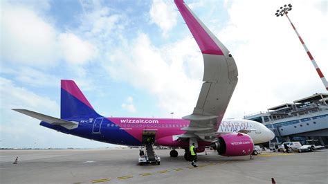 Wizz Air Aggiunge L Esimo Aeromobile Airbus A Neo Nella Sua Base Di