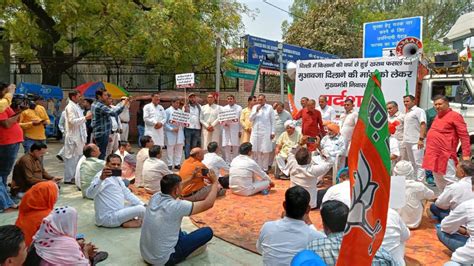 Bjp Kisan Morcha Protests Outside Cm Kejriwal S House Over Free Electricity Issue Delhi News