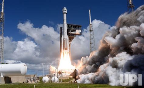 Photo ULA Launches Crewed Starliner On Maiden Flight For NASA From