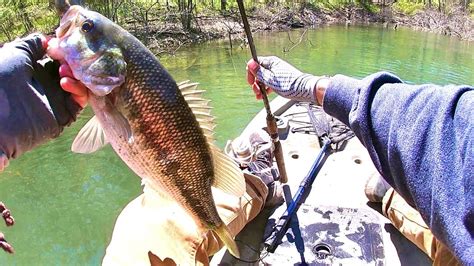 Spring Kayak Bass Fishing Table Rock Lake Youtube