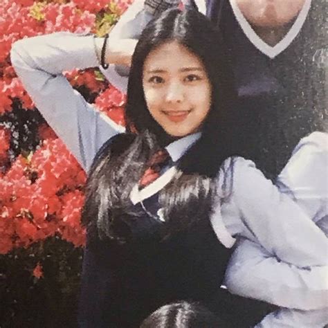 Itzy Yuna S Pre Debut Photos As Floorball Player Goes Viral Koreaboo