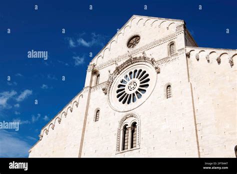 Basilica of San Nicola, Basilica of St. Nicholas of Myra, Bari, Puglia ...