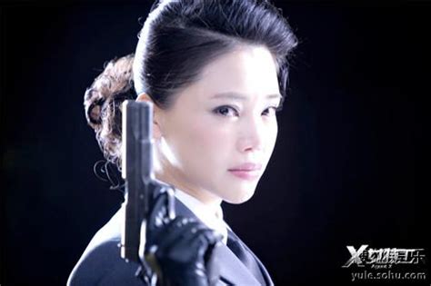 《x女特工》将播 孔维唐嫣上演制服诱惑 搜狐娱乐