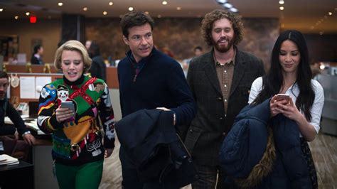 'Office Christmas Party' Has Talented Actors but Poor Writing - ABC News