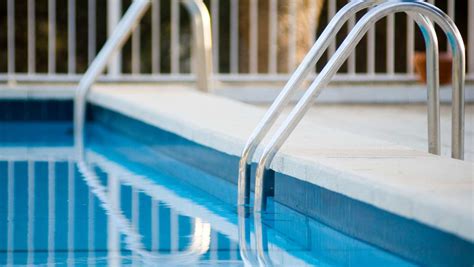 Comment remplacer votre skimmer de piscine en 6 étapes