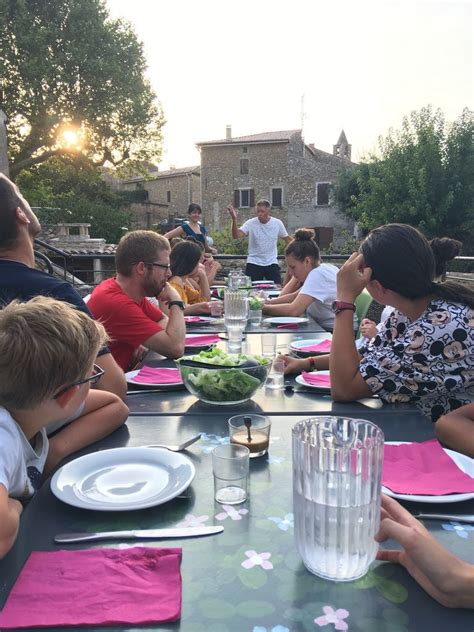 Diner en terrasse Séjour Espace Jeunes Chassieu