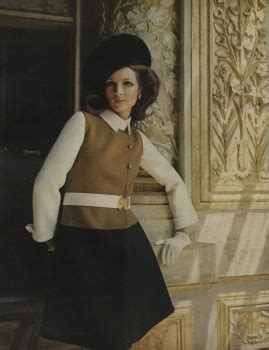 US Vogue September 15 1968 Françoise Rubartelli by Irving Penn the