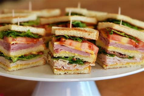 Club Sandwiches with Dixie Ultra Moments®