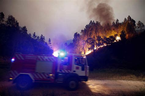 Au Portugal Un Incendie Dune « Violence Inouïe Fait Au Moins 62 Morts