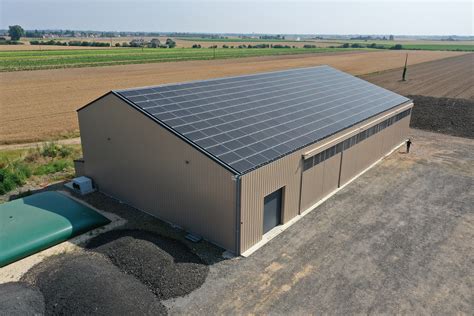 Hangar photovoltaïque gratuit comment se le faire financer Groupe