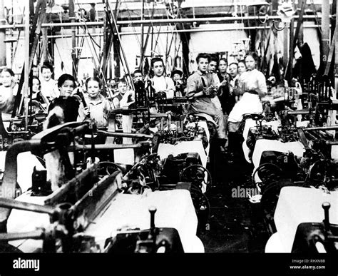 Textile Mill Workers Stock Photo Alamy