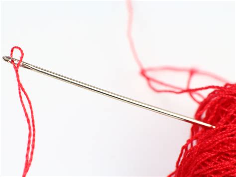 Embroidery 101: How to Thread an Embroidery Needle