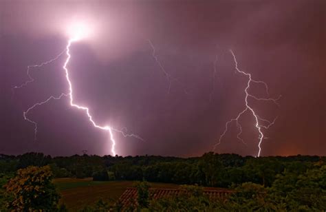 Météo France replace 15 départements en vigilance orange aux orages