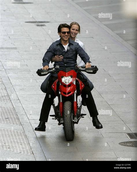 Tom Cruise With Cameron Diazs Stunt Double On The Set Of Their New