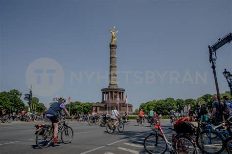 Germany Thousands Of Cyclists Take To The Streets In Berlin