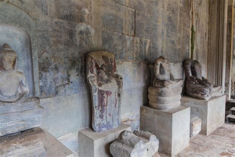 Angkor Wat temple 12886393 Stock Photo at Vecteezy