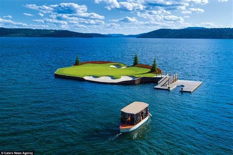 The Floating Golf Green At At Lake Coeur Dalene In Idaho Daily Mail