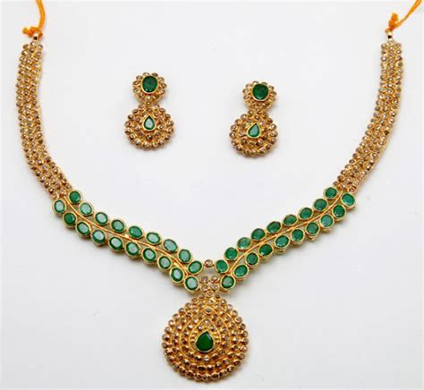 Simple Emerald Uncut Set Grams Jewellery Designs