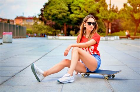 K Asian Brunette Girl Sitting Legs Shorts T Shirt Glasses Pose Hd Wallpaper Rare Gallery