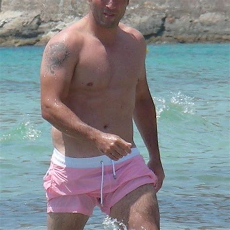 David Bustamante Luce Torso Desnudo En El Mar En Ibiza Torsos